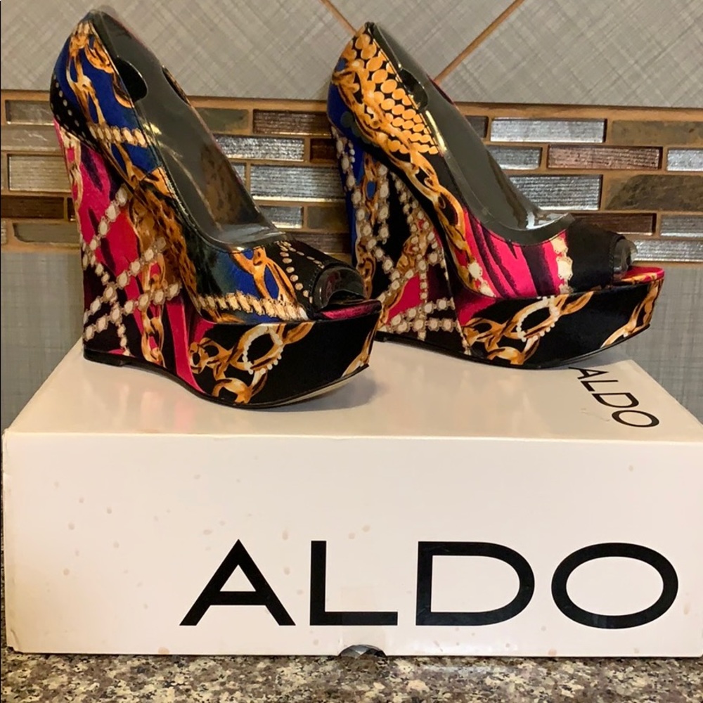 ALDO wedges size 35b